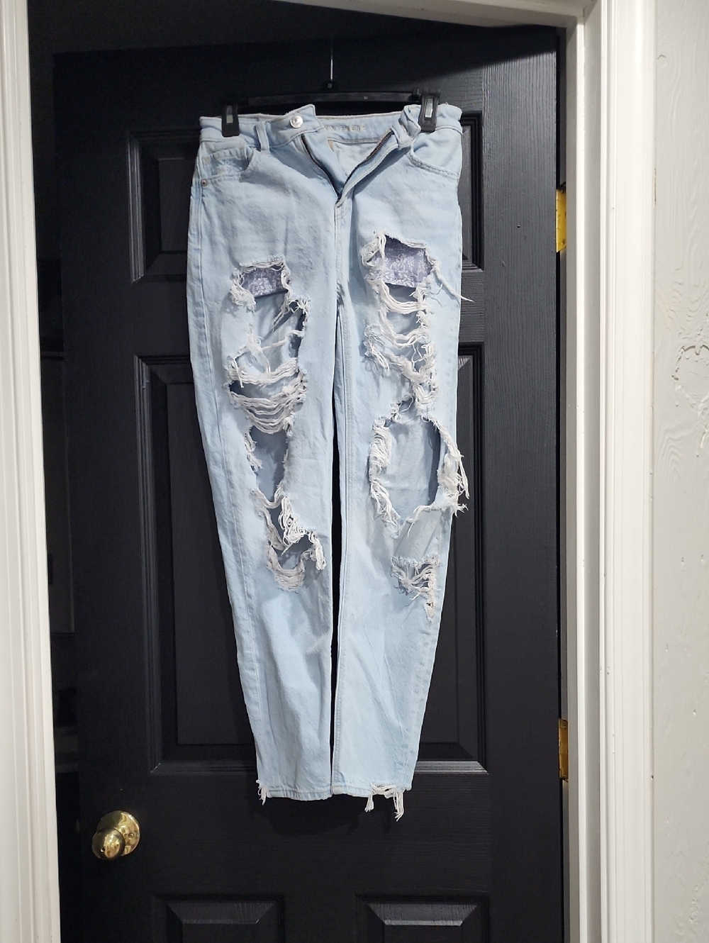 American Eagle Light Wash Distressed Ripped Jeans SIZE 0 REGULAR